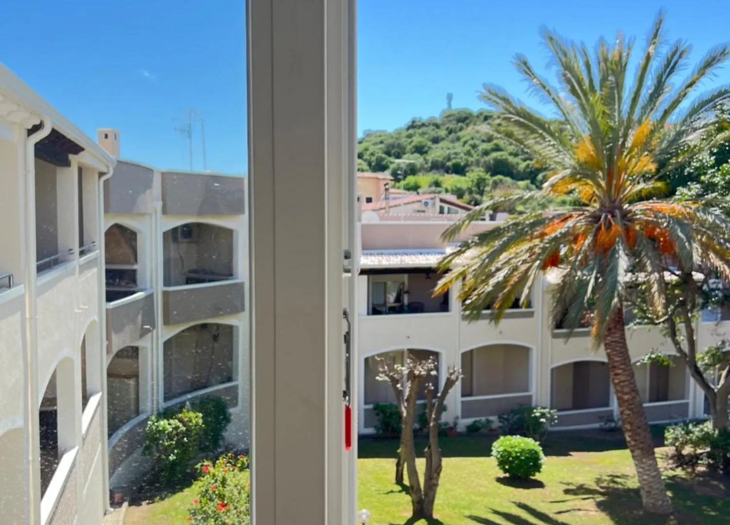 Moderno Appartamento Di Beniamino Murgioni A Villasimius Vakantiehuis